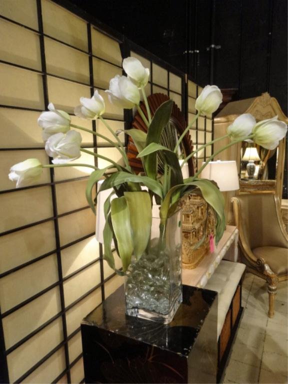 FAUX TULIP ARRANGEMENT IN SQUARE VASE, CLEAR GLASS,: FAUX TULIP ARRANGEMENT IN SQUARE VASE, CLEAR GLASS, 24"H SKU561.7