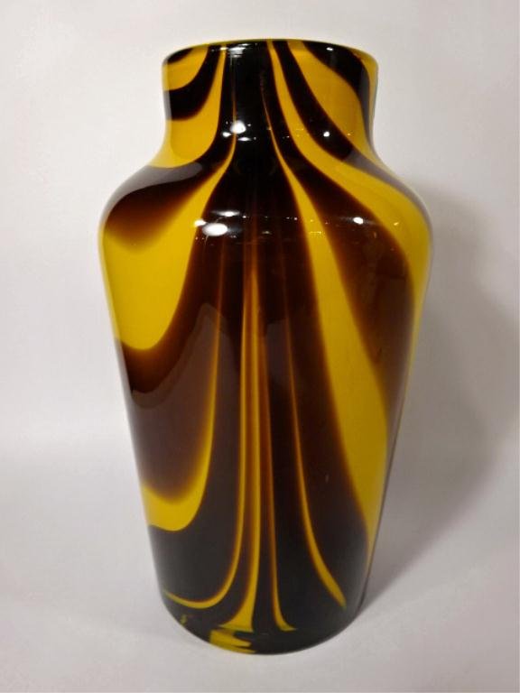 MURANO STYLE ART GLASS VASE, YELLOW WITH BROWN PULLED