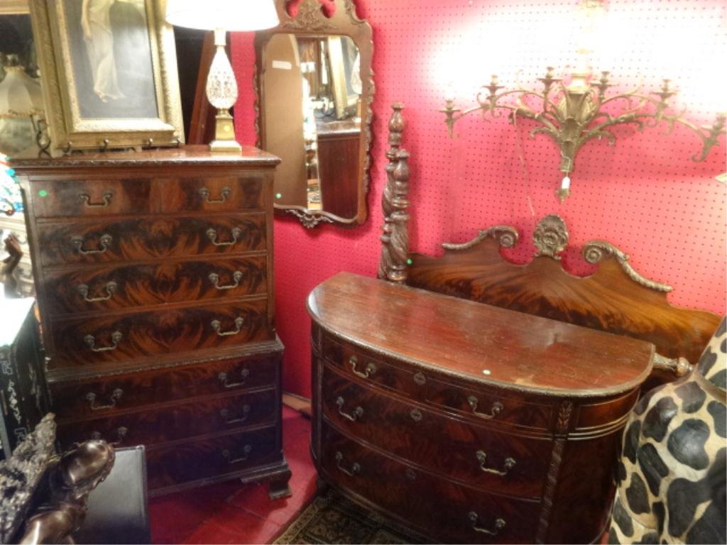 ANTIQUE CROTCH MAHOGANY BEDROOM, INCLUDES FULL 4 POSTER: ANTIQUE CROTCH MAHOGANY BEDROOM, INCLUDES FULL 4 POSTER BED WITH HEADBOARD, FOOTBOARD, RAILS, DRESSER, TALL CHEST