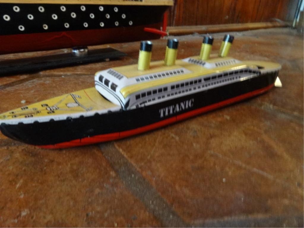 VINTAGE TITANIC SHIP TOY, PAINTED METAL, APPROX 15",: VINTAGE TITANIC SHIP TOY, PAINTED METAL, APPROX 15", SKU581.71