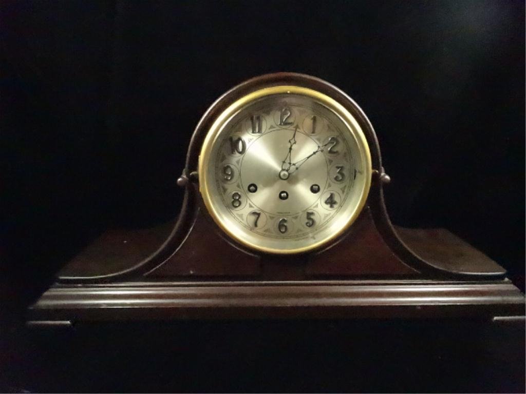 HERSCHEDE CANTERBURY/WESTMINISTER CHIME MANTEL CLOCK,: HERSCHEDE CANTERBURY/WESTMINISTER CHIME MANTEL CLOCK, HAS PENDULUM, HAS KEY WITH HERSCHEDE HALL MARK, APPROX 10" X 21.5", SKU581.87