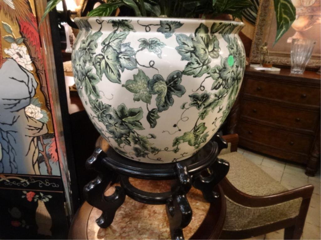 CHINESE PORCELAIN FISH BOWL/JARDINERE, GREEN AND WHITE: CHINESE PORCELAIN FISH BOWL/JARDINERE, GREEN AND WHITE PAINTED FOLIATE DESIGN, ON WOOD STAND, APPROX 15"W, SKU589.02