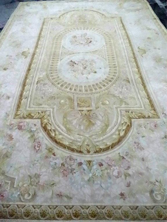 LARGE AUBUSSON STYLE WOOL RUG, IVORY FIELD WITH FLORALS: LARGE AUBUSSON STYLE WOOL RUG, IVORY FIELD WITH FLORALS AND GOLD ACCENTS, EXCELLENT GENTLY USED CONDITION, NO APPARENT STAINS OR SIGNS OF WEAR, 16' X 10'10"M SKU615ZZZ