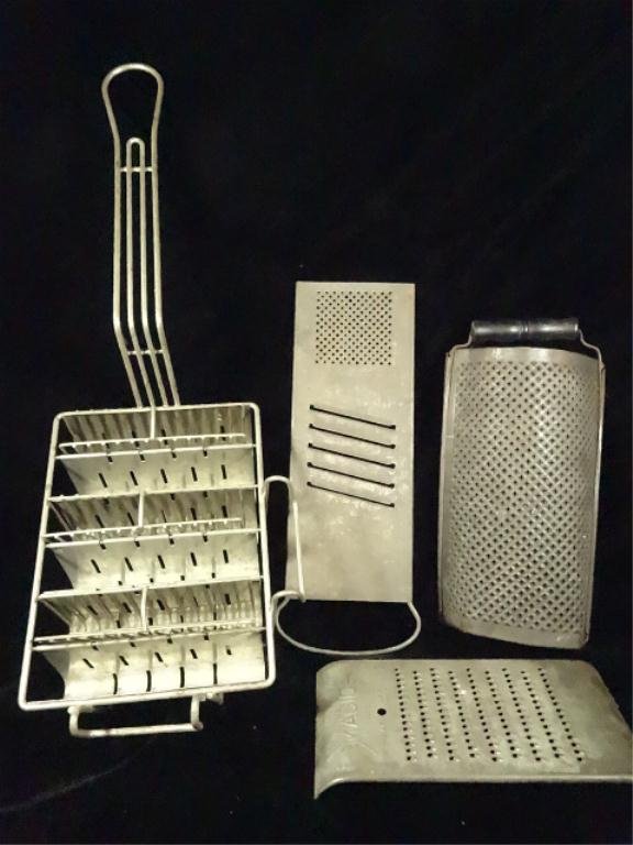 4 PC VINTAGE KITCHENWARE INCLUDES SLAW CUTTER, GRATERS: 4 PC VINTAGE KITCHENWARE INCLUDES SLAW CUTTER, GRATERS & METAL TACO SHELL FRYING FORM