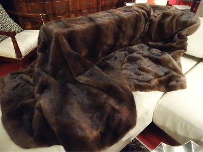 GENUINE MINK FUR THROW, EXCELLENT LIKE NEW CONDITION,: GENUINE MINK FUR THROW, EXCELLENT LIKE NEW CONDITION, APPROX 5' X 6'