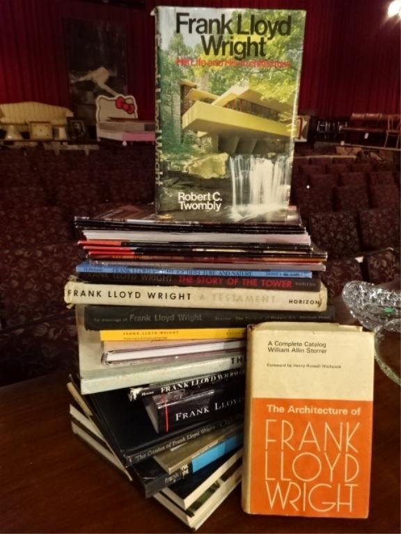 30 PC COLLECTION FRANK LLOYD WRIGHT BOOKS AND BOOKLETS: 30 PC COLLECTION FRANK LLOYD WRIGHT BOOKS AND BOOKLETS