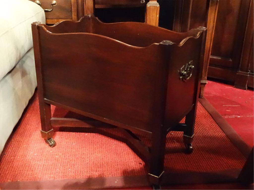 ETHAN ALLEN WOOD MAGAZINE RACK, BRASS HANDLES,: ETHAN ALLEN WOOD MAGAZINE RACK, BRASS HANDLES, EXCELLENT CONDITION, APPROX 19"W