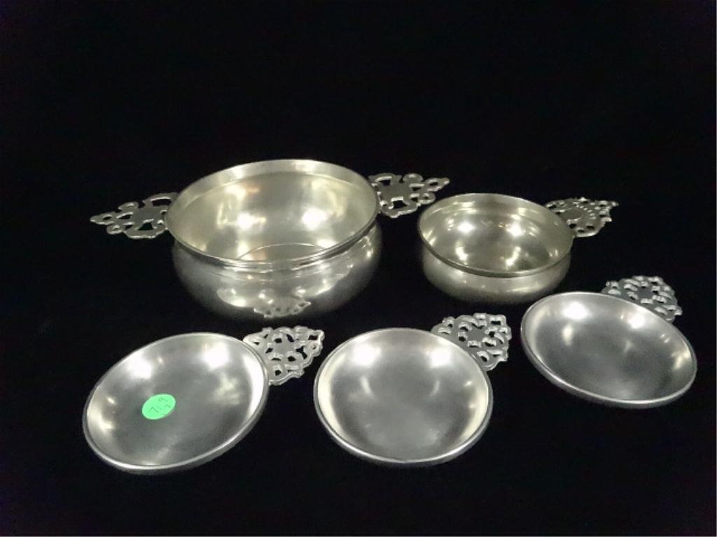 5 PEWTER DISHES, 4 ARE ENGLISH STEDE PEWTER, LARGEST: 5 PEWTER DISHES, 4 ARE ENGLISH STEDE PEWTER, LARGEST APPROX 10.5" DIAMETER, SKU719.17
