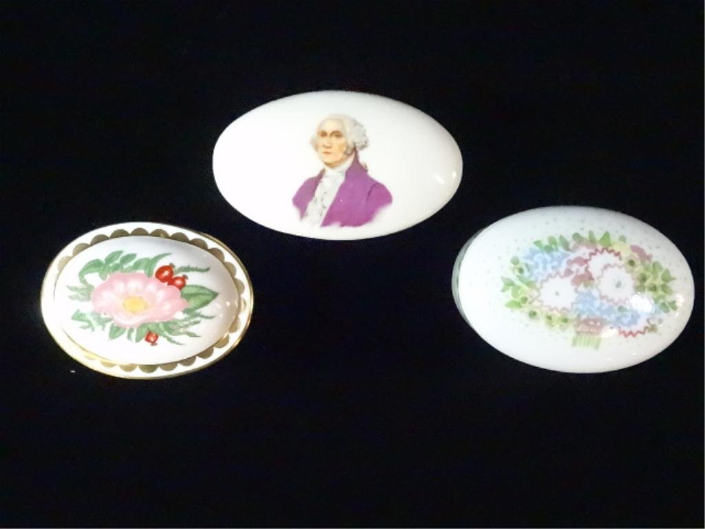 3 PC OVAL PORCELAIN PILL BOXES, INCLUDES ROYAL CROWN: 3 PC OVAL PORCELAIN PILL BOXES, INCLUDES ROYAL CROWN DERBY, HAVILAND LIMOGES FRANCE, DWIGHT MORRIS, SKU760