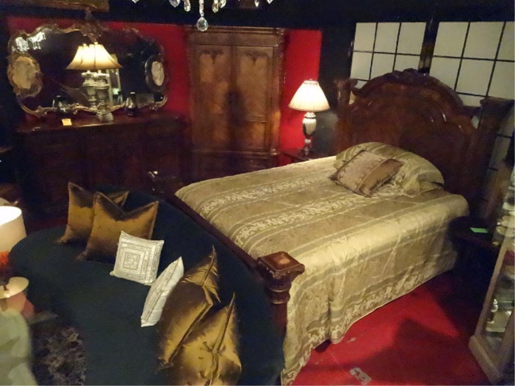 BROYHILL QUEEN BEDROOM SET, INCLUDES FOUR POSTER BED: BROYHILL QUEEN BEDROOM SET, INCLUDES FOUR POSTER BED WITH CORINTHIAN COLUMNS, DRESSER, WARDROBE ARMOIRE WITH CLOTHES ROD, AND 2 COORDINATING (NON-BROYHILL) NIGHTSTANDS, DRESSER HAS FELT LINED JEWELRY