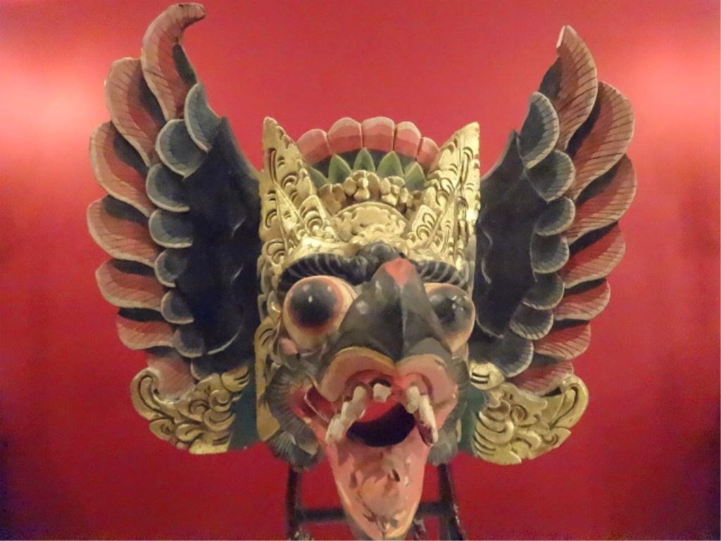 LARGE BALINESE WOOD GARUDA MASK, ELABORATELY PAINTED,: LARGE BALINESE WOOD GARUDA MASK, ELABORATELY PAINTED, 15" X 12", SKU895