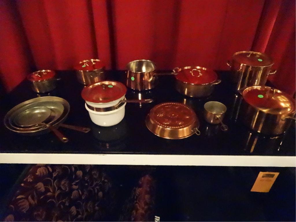 12 PC COPPER COOKWARE, INCLUDES, POTS, 3 FRYING PANS,: 12 PC COPPER COOKWARE, INCLUDES, POTS, 3 FRYING PANS, DOUBLE BOILER WITH CERAMIC BASE, MOLD, MEASURING CUP, EXCELLENT CONDITION, SKU904.08