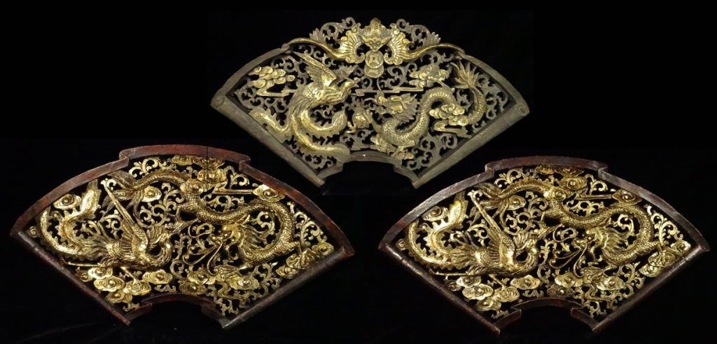 3 CHINESE DRAGON WALL PLAQUES, 2 WOODEN, 1 COMPOSITE,: 3 CHINESE DRAGON WALL PLAQUES, 2 WOODEN, 1 COMPOSITE, APPROX 10" X 18", SKU895