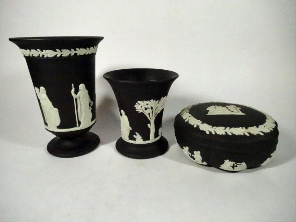 3 PC WEDGWOOD BLACK JASPERWARE, INCLUDES 2 VASES & 1: 3 PC WEDGWOOD BLACK JASPERWARE, INCLUDES 2 VASES & 1 COVERED BOWL, TALLEST VASE APPROX 5 3/8"H