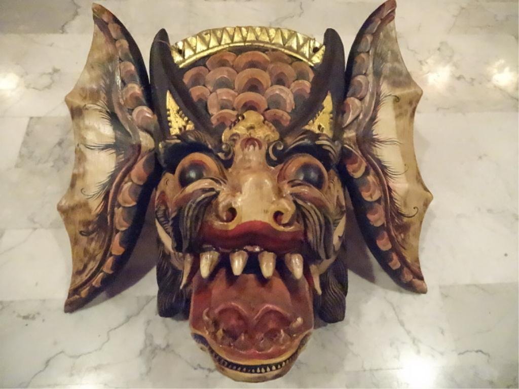 BALINESE CARVED WOOD BARONG MASK, PAINTED WITH GOLD: BALINESE CARVED WOOD BARONG MASK, PAINTED WITH GOLD ACCENTS, LARGE EARS, 10.5" X 13", SKU895