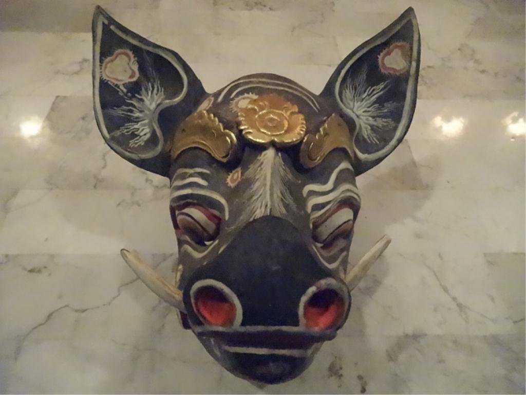 BALINESE CARVED WOOD BARONG BOAR MASK, PAINTED GREEN: BALINESE CARVED WOOD BARONG BOAR MASK, PAINTED GREEN AND GOLD, 9" X 9", SKU895
