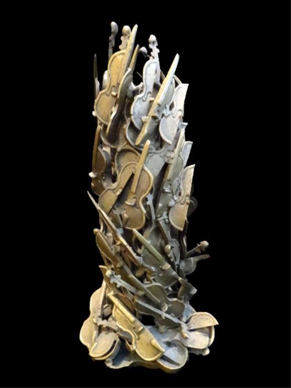 ARMAN PIERRE FERNANDEZ BRONZE SCULPTURE, "A MULTITUDE O: ARMAN PIERRE FERNANDEZ BRONZE SCULPTURE, "A MULTITUDE OF VIOLINS". 13 X 5 1/2", SIGNED AND STAMPED #25/99, LIMITED EDITION