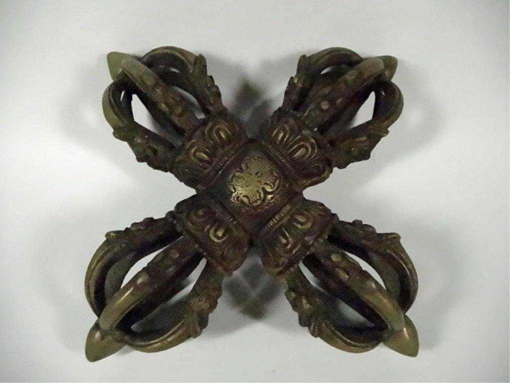 LARGE TIBETAN BRONZE DOUBLE VAJRA DORJE PRAYER SCEPTER,: LARGE TIBETAN BRONZE DOUBLE VAJRA DORJE PRAYER SCEPTER, BRONZE, APPROX 9.25", SKU895