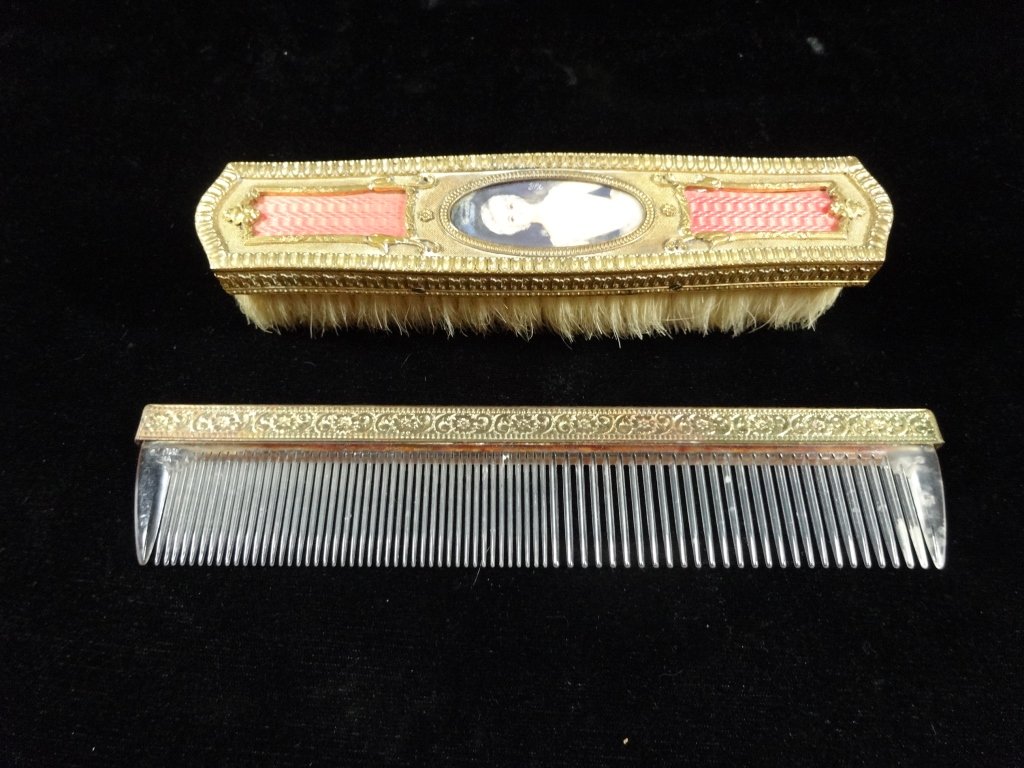 VINTAGE BRUSH WITH HANDPAINTED PORTRAIT, SIGNED BY: VINTAGE BRUSH WITH HANDPAINTED PORTRAIT, SIGNED BY ARTIST, WITH VINTAGE COMB