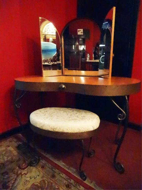 HAND CRAFTED MAPLE AND METAL VANITY AND STOOL, KIDNEY: HAND CRAFTED MAPLE AND METAL VANITY AND STOOL, KIDNEY SHAPE, TRIFOLD MIRROR ENCLOSED BY WOOD DOORS WITH HAMMERED METAL HINGES, APPROX 4'W, SKU932.01