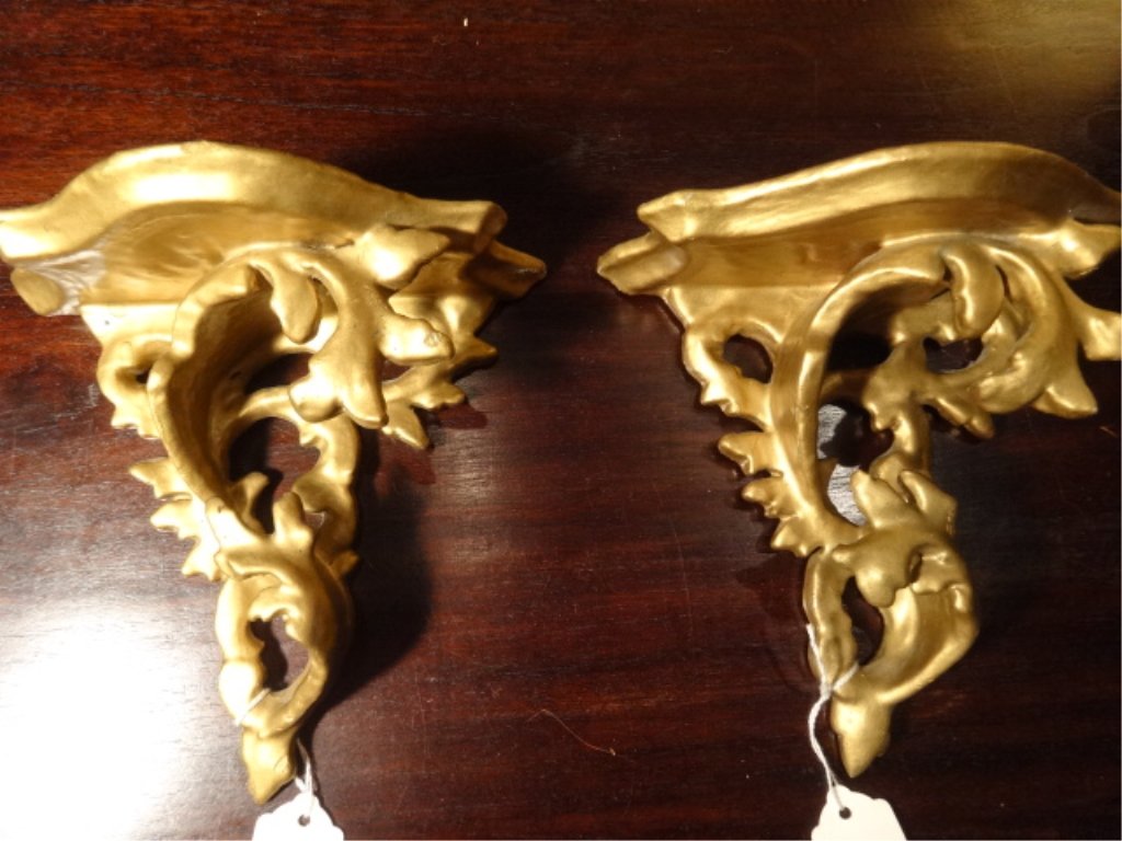 PAIR SMALL ROCOCO STYLE WOOD WALL BRACKETS, GOLD: PAIR SMALL ROCOCO STYLE WOOD WALL BRACKETS, GOLD PAINTED FINISH, VERY GOOD CONDITION, APPROX 8"W