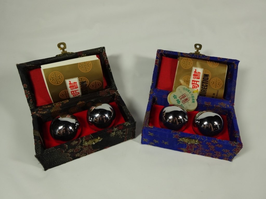 2 SETS OF PAIRS CHINESE EXERCISE BALLS IN ORIGINAL: 2 SETS OF PAIRS CHINESE EXERCISE BALLS IN ORIGINAL BOXES