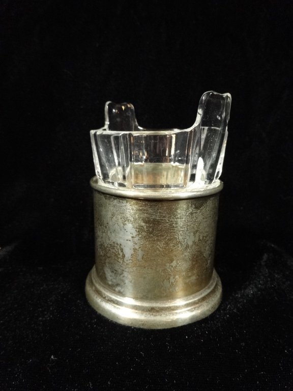 WILLIAM YEOWARD CRYSTAL TOOTHPICK HOLDER IN METAL: WILLIAM YEOWARD CRYSTAL TOOTHPICK HOLDER IN METAL HOLDER, APPROX 3.5"H