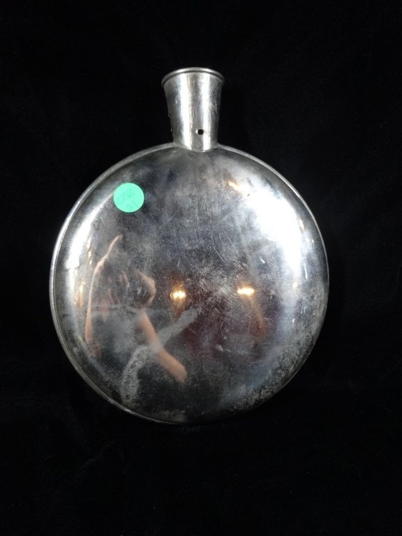 VINTAGE METAL HOT WATER BOTTLE: VINTAGE METAL HOT WATER BOTTLE