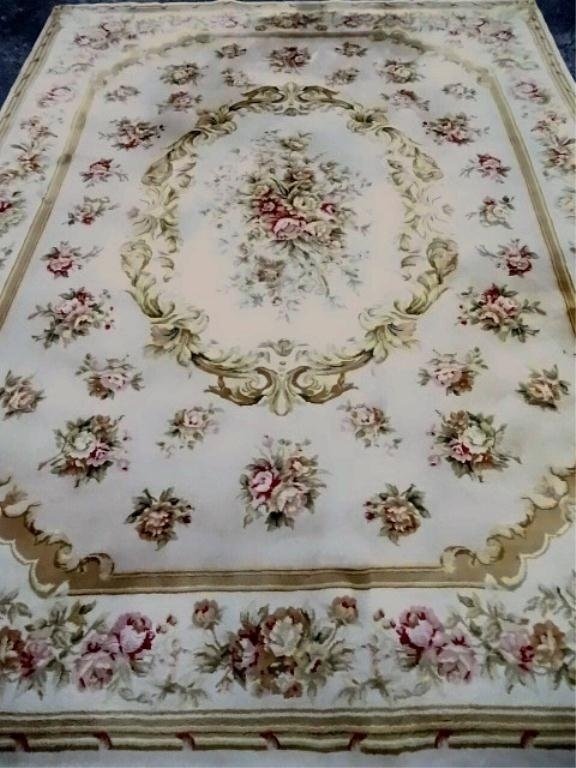 LARGE AUBUSSON STYLE 100% WOOL RUG, IVORY FIELD WITH: LARGE AUBUSSON STYLE 100% WOOL RUG, IVORY FIELD WITH FLORALS, VERY GOOD CONDITION, 106" X 140", SKU926.30