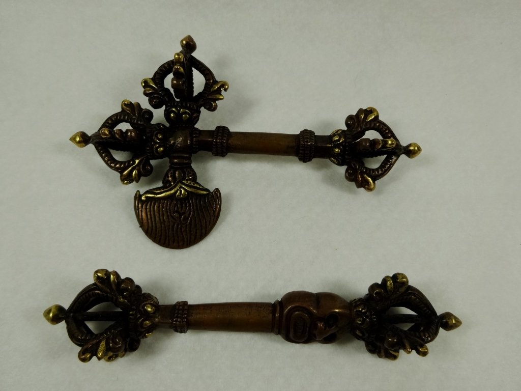2 TIBETAN BRONZE VAJRA DORJE PRAYER SCEPTERS, APPROX: 2 TIBETAN BRONZE VAJRA DORJE PRAYER SCEPTERS, APPROX 5.5"L & 5.25"L