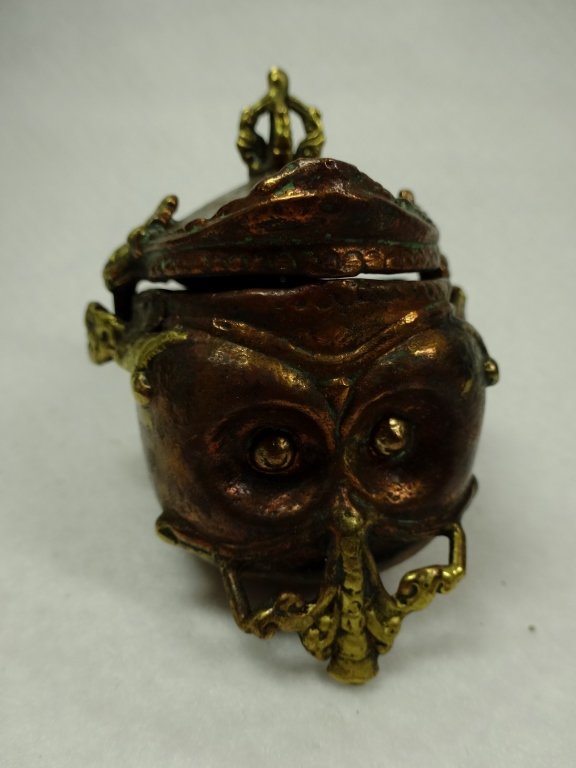 COPPER BOX WITH LID, APPROX 2.75" X 3": COPPER BOX WITH LID, APPROX 2.75" X 3"