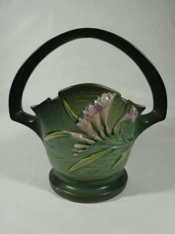 ROSEVILLE POTTERY FREESIA 8" BASKET, GREEN, 3918,