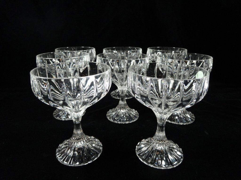 8 CRYSTAL SAUCER CHAMPAGNE / SHERBET GLASSES, APPROX (1 of 5)