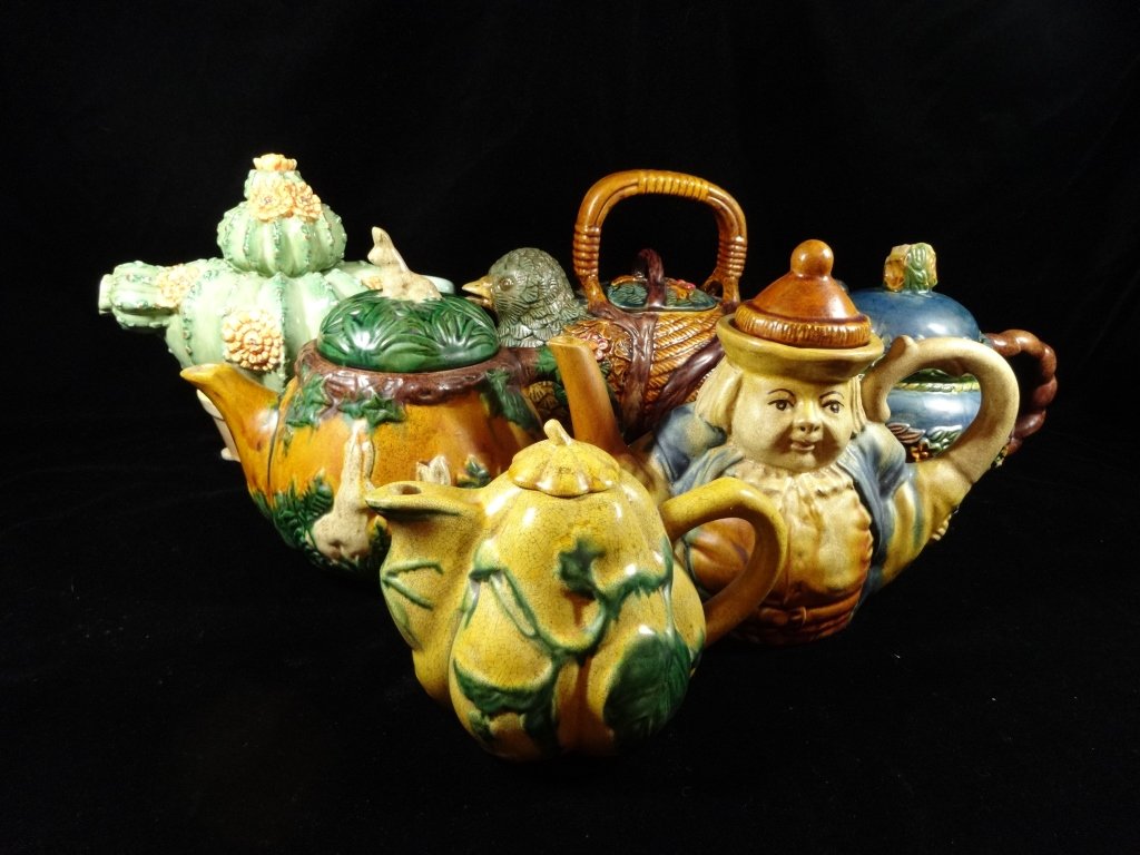 6 DECORATIVE TEAPOTS, NOT FOR FOOD USE, TALLEST APPROX (1 of 8)