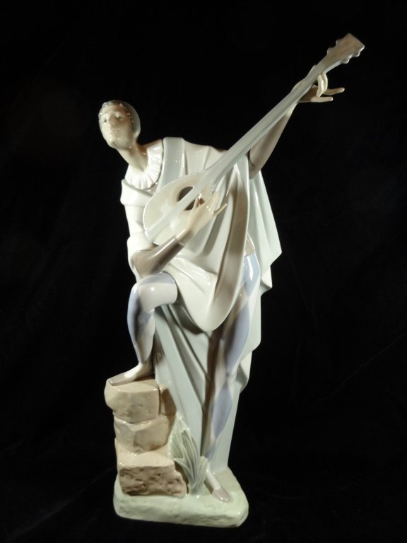 RETIRED LLADRO PORCELAIN FIGURINE "TROUBADOUR IN LOVE (1 of 6)