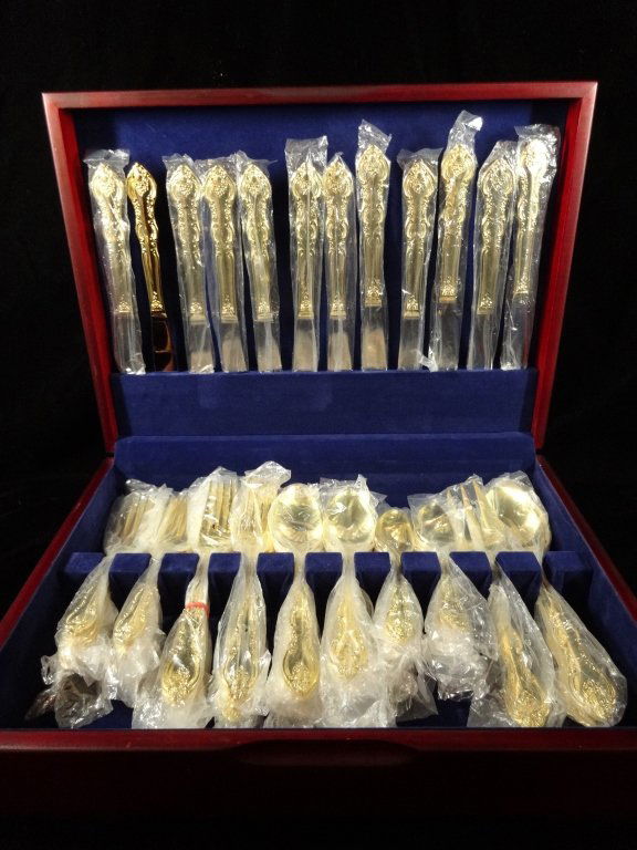 65 PC GOLD TONE FLATWARE SET, INCLUDES 12 KNIVES, 12 (1 of 6)