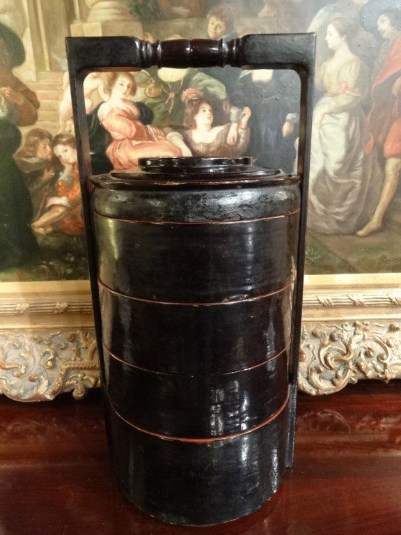 VINTAGE CHINESE WEDDING BOX, STACKED ROUND (1 of 4)