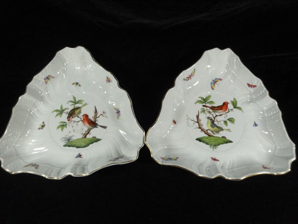 2 HEREND PORCELAIN TRIANGULAR VEGETABLE BOWLS, (1 of 4)