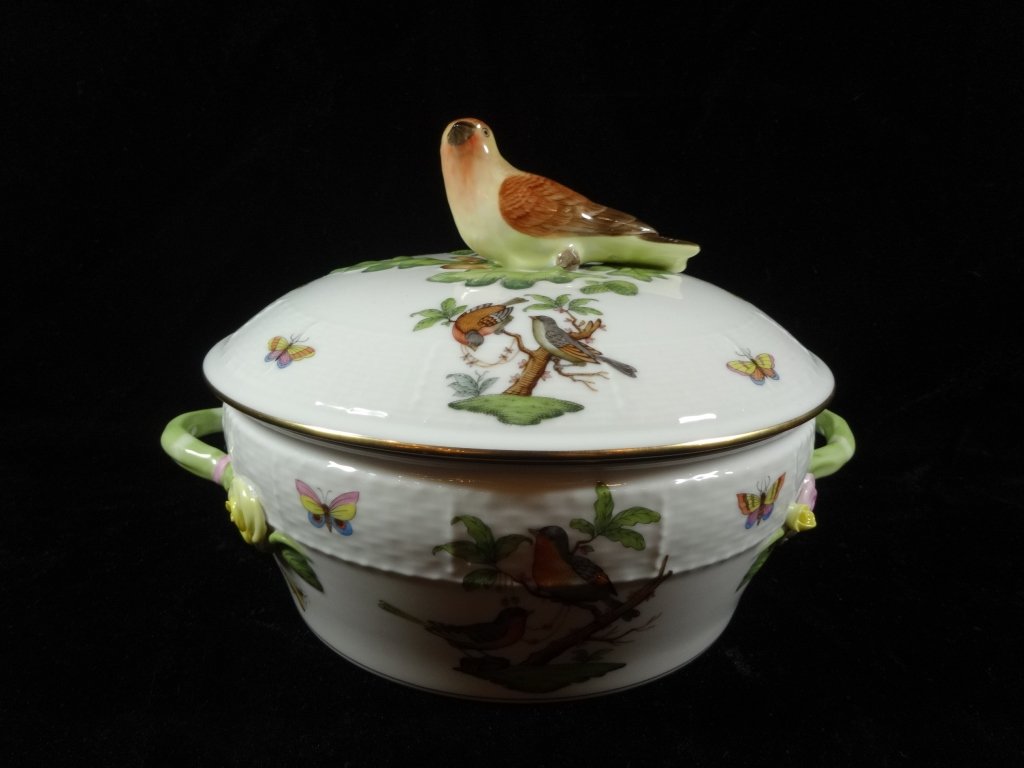 HEREND PORCELAIN COVERED ROUND BOWL, ROTHSCHILD BIRD, (1 of 7)