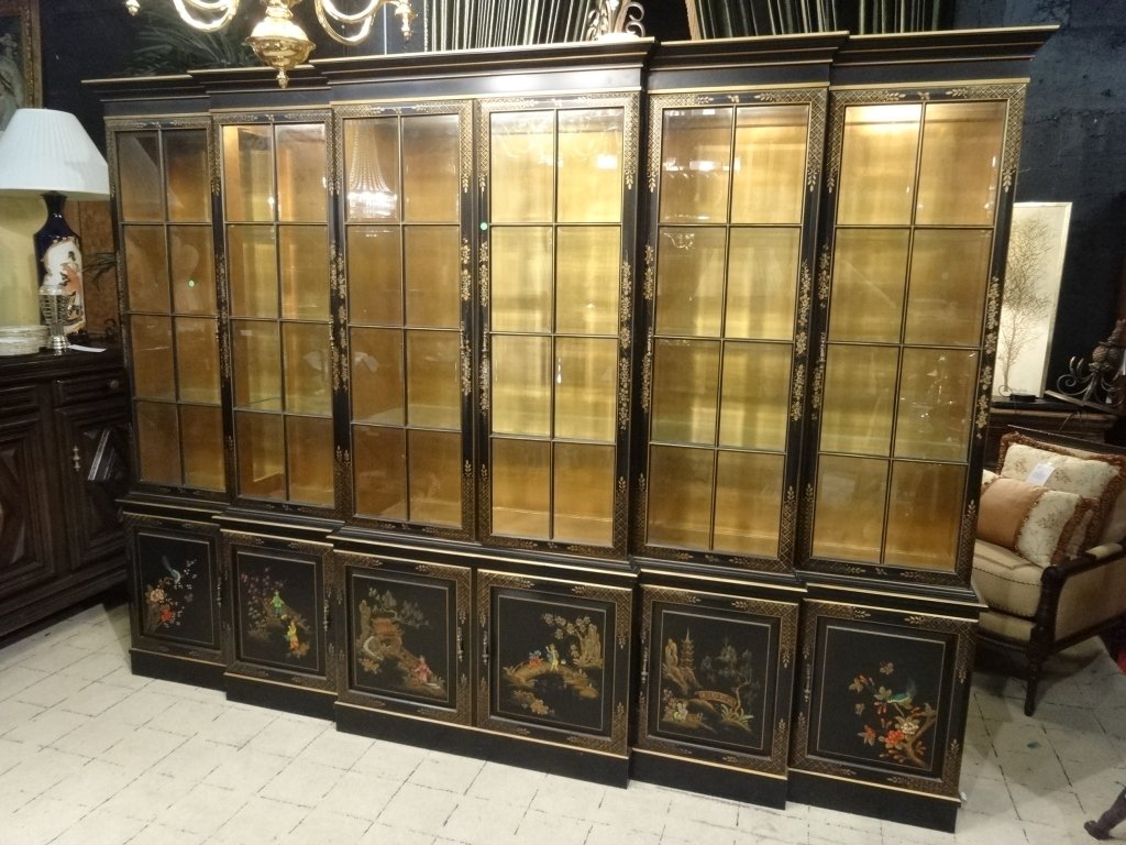 SPECTACULAR CHINOISERIE BREAKFRONT, GOLD GILT AND: SPECTACULAR CHINOISERIE BREAKFRONT, GOLD GILT AND EBONIZED WOOD WITH PAINTED FIGURAL SCENES AND LANDSCAPES, LIGHTED, GLASS SHELVES, 3 PIECES, APPROX 9' W X 7'H X 20"D, SKU153.02