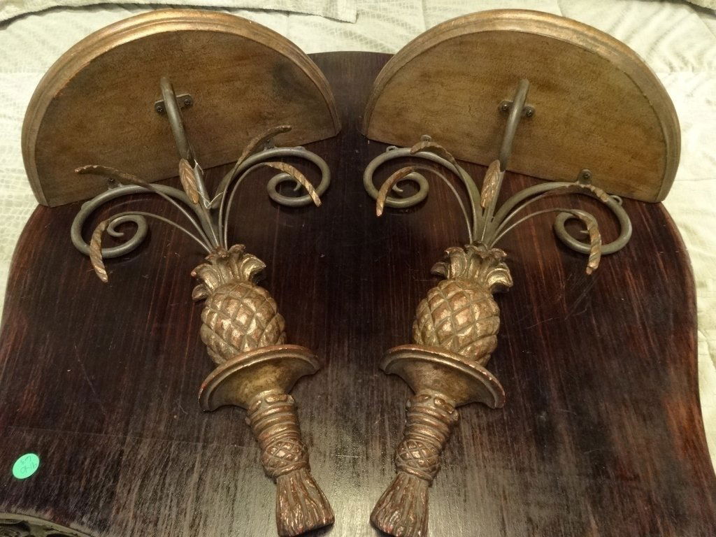 PAIR WOOD AND METAL PINEAPPLE WALL BRACKETS, GOLD (1 of 5)