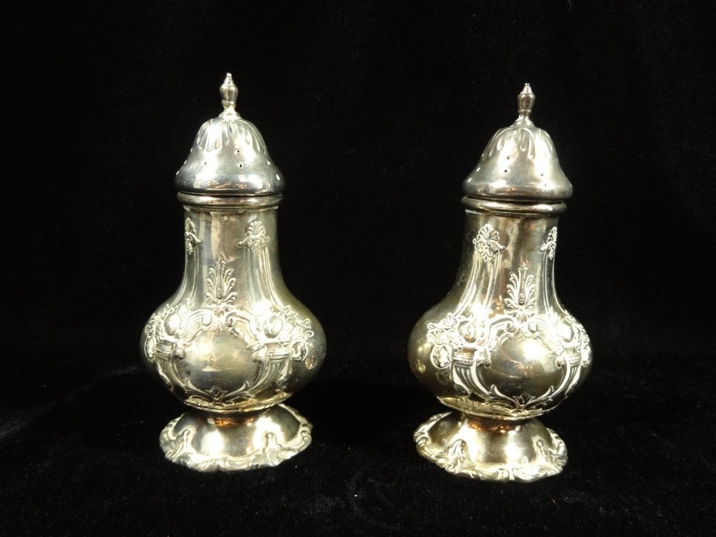 REED & BARTON STERLING SILVER SALT & PEPPER SHAKERS,: REED & BARTON STERLING SILVER SALT & PEPPER SHAKERS, APPROX 4.75"H, APPROX 194 GRAMS, LID TO ONE NEEDS RE-SOLDERING