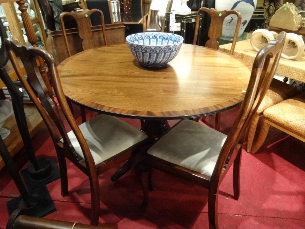 ROUND MAHOGANY PEDESTAL DINING TABLE WITH 4 CHAIRS, (1 of 7)