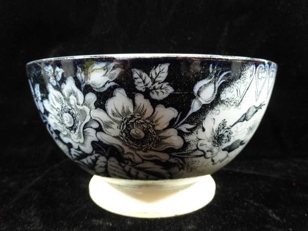 FLOW BLUE BOWL, MARKED K & G, LUNEVILLE, FRANCE, APPROX: FLOW BLUE BOWL, MARKED K & G, LUNEVILLE, FRANCE, APPROX 3.25" X 6"