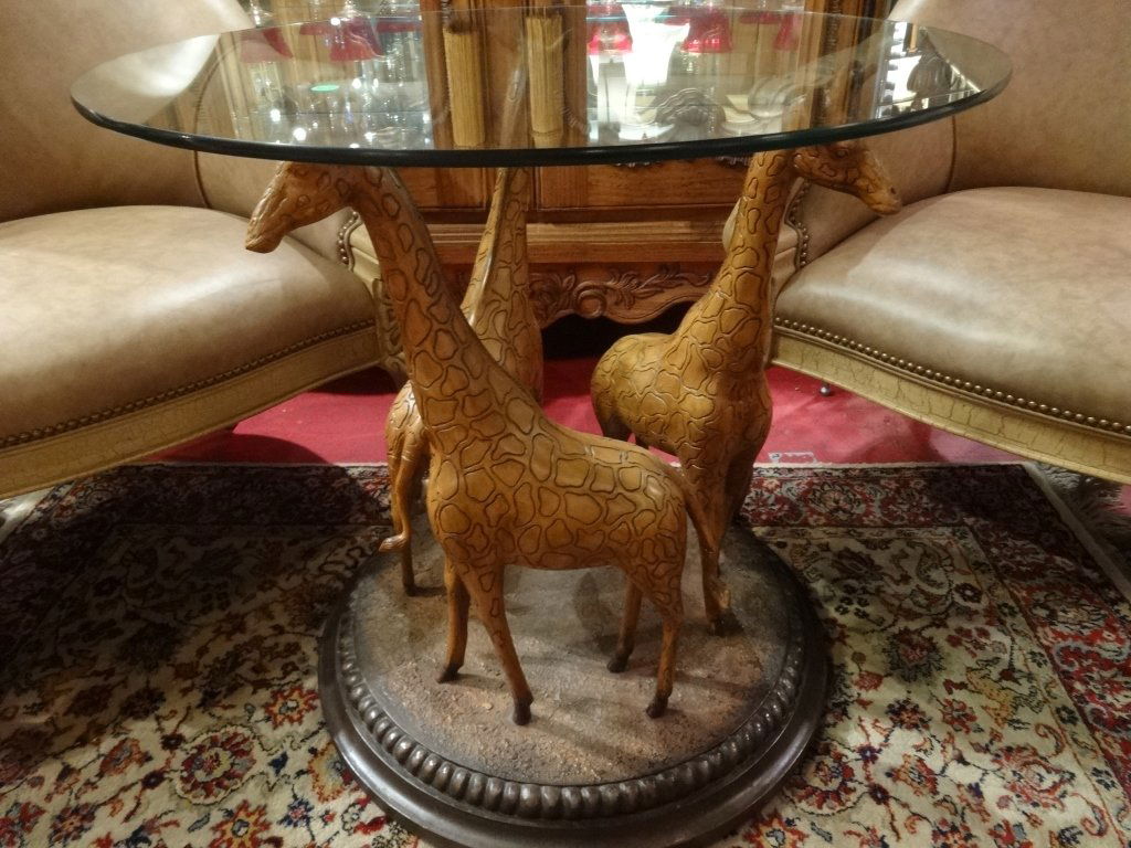 ROUND GIRAFFE BASE TABLE, 3 GIRAFFES SUPPORT ROUND