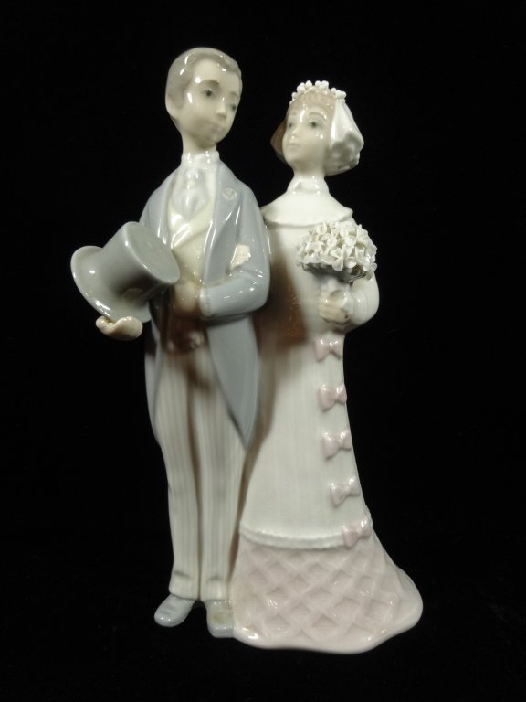 RETIRED LLADRO PORCELAIN SCULPTURE, "WEDDING LLADRO", (1 of 6)