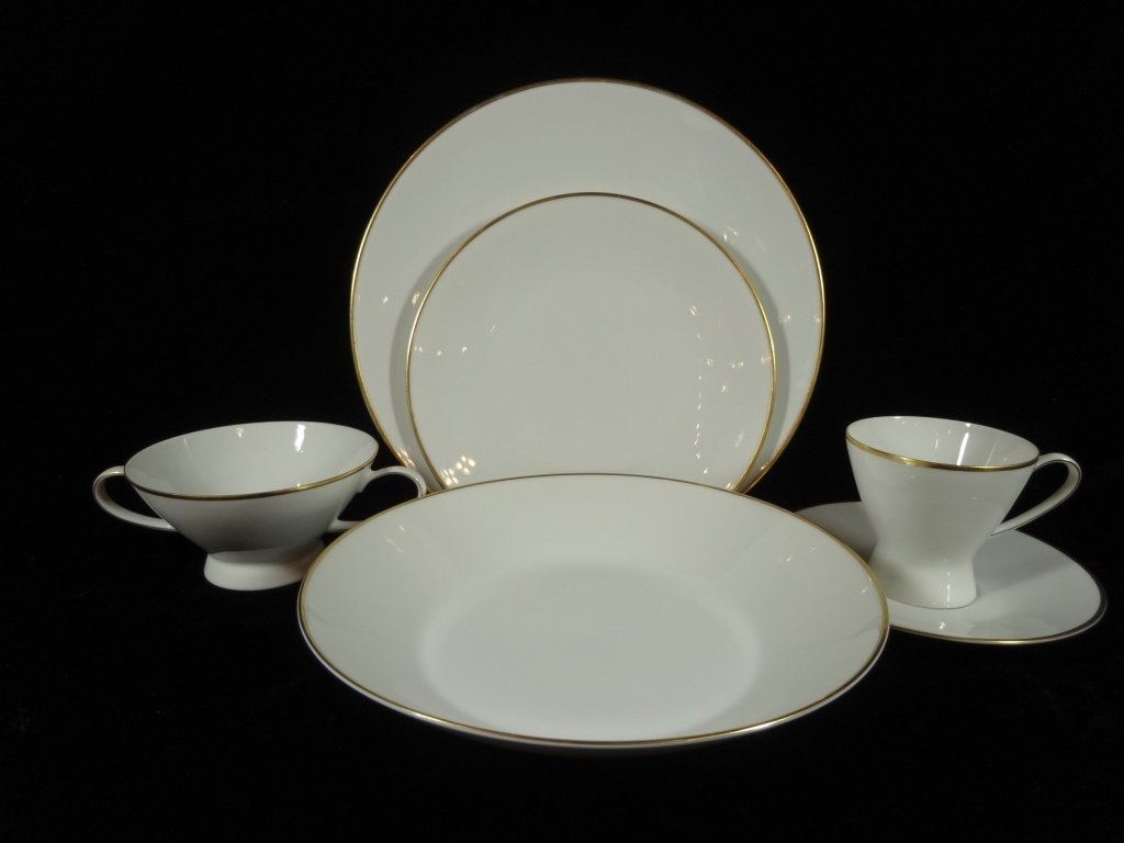 81 PC ROSENTHAL CHINA SERVICE, INCLUDES 9 PLATES, 12 (1 of 10)