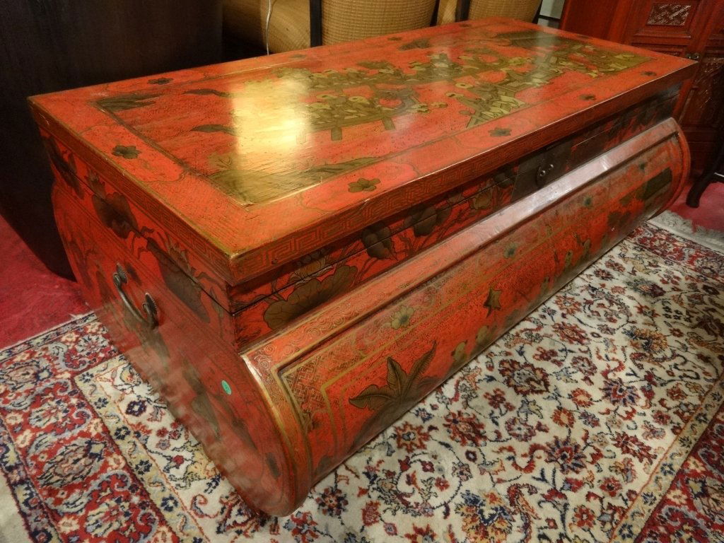 LARGE CHINESE RED LACQUER WOOD CHEST, PAINTED GOLD DESI (1 of 8)