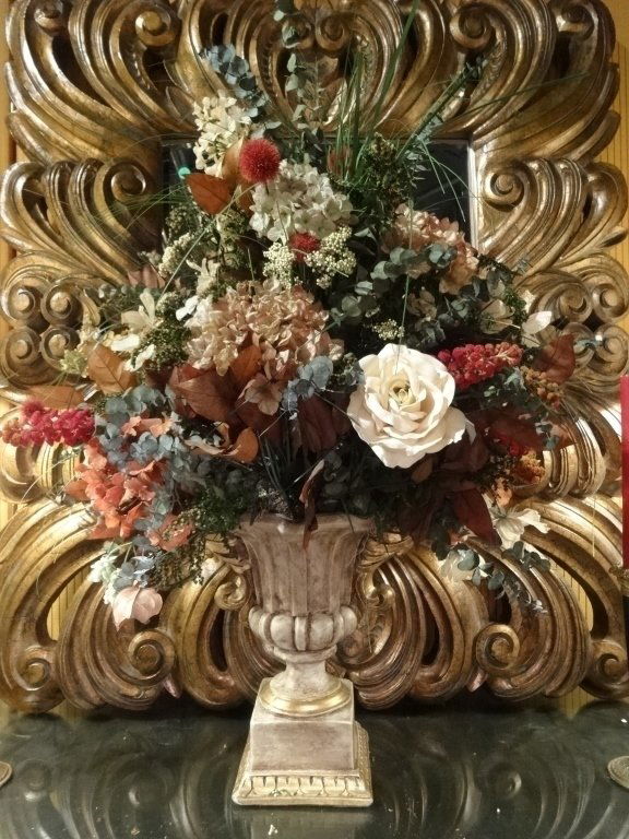 LARGE PRESERVED FLORAL ARRANGEMENT IN URN STYLE VASE, (1 of 5)