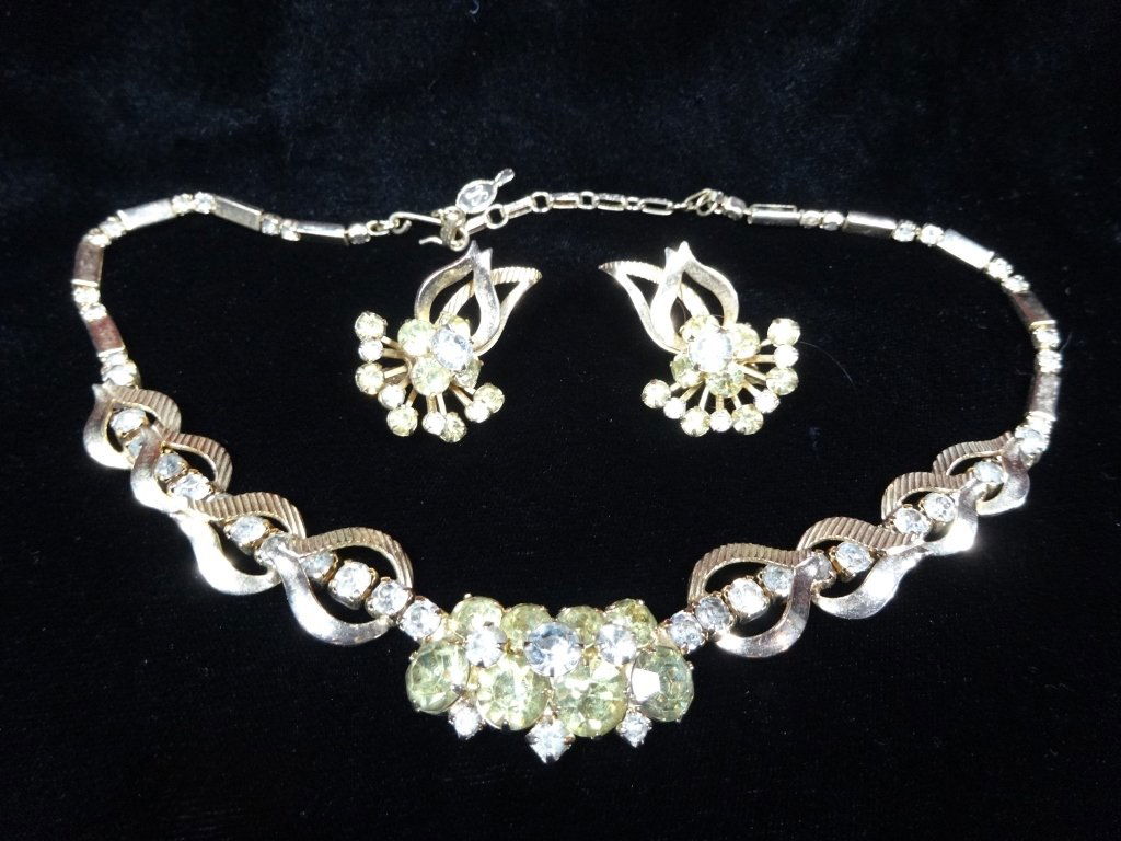 2 PC MID CENTURY CORO COSTUME JEWELRY NECKLACE, APPROX: 2 PC MID CENTURY CORO COSTUME JEWELRY NECKLACE, APPROX 17" & EARRINGS APPROX 1.5", SKU195.07